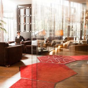 De ce ar fi bine ca fiecare hotel să folosească carpete în diferite locuri?