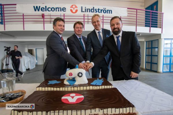 Lindström отваря фабрика за работно облекло в Унгариа Продем