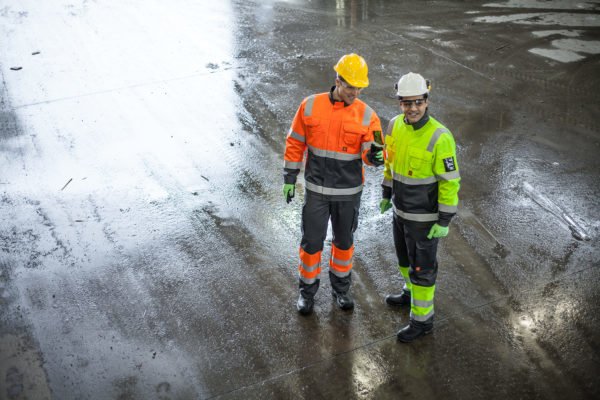 Lindström Arbetskläder med hög synlighet för byggnadsarbetare